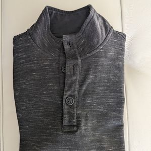 EUC Men’s UNTUCKit Livio Ruby Top: Long Sleeved Men’s Sweater